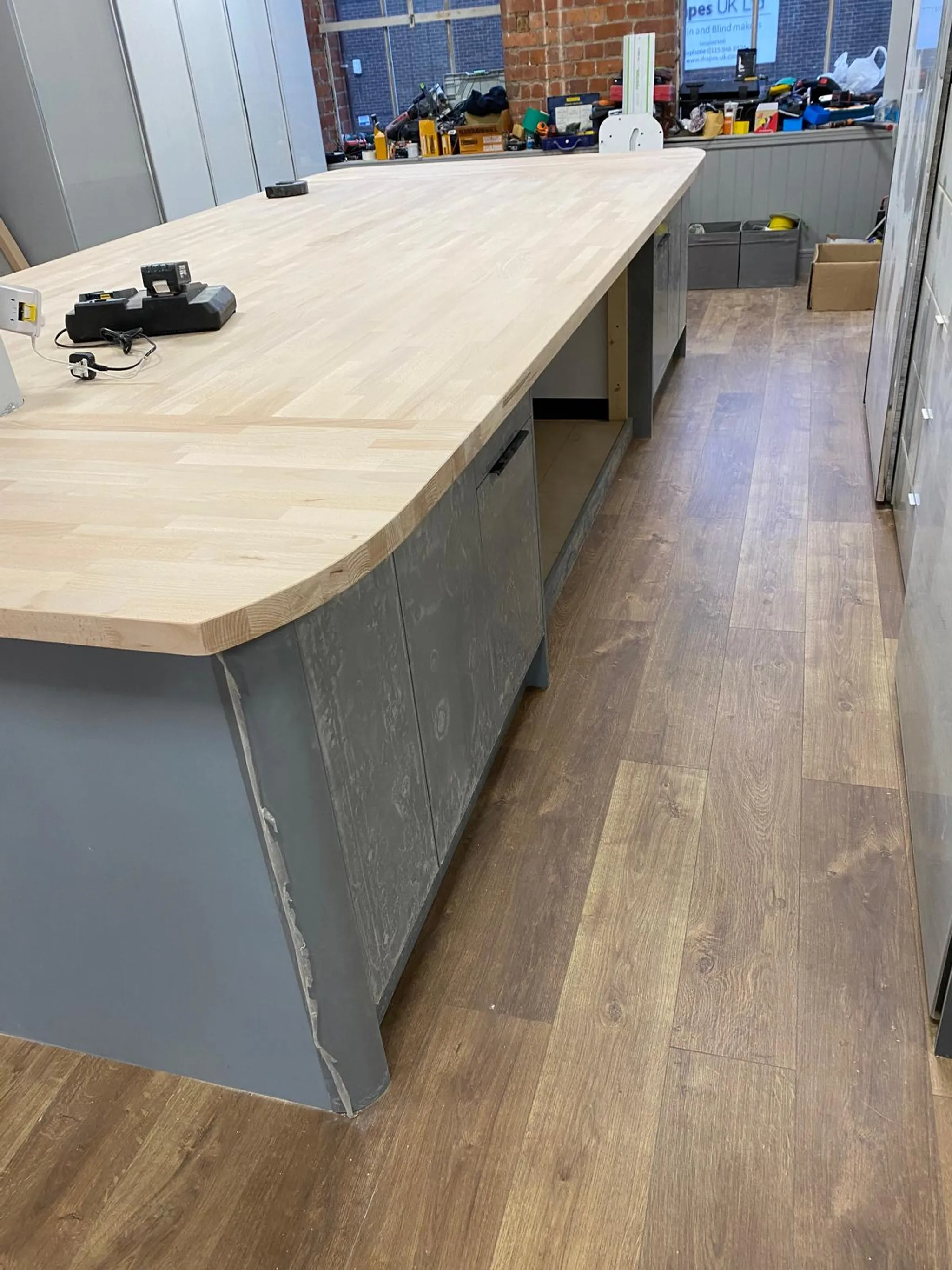 Kitchen Fabric Technicians Table - Image 11