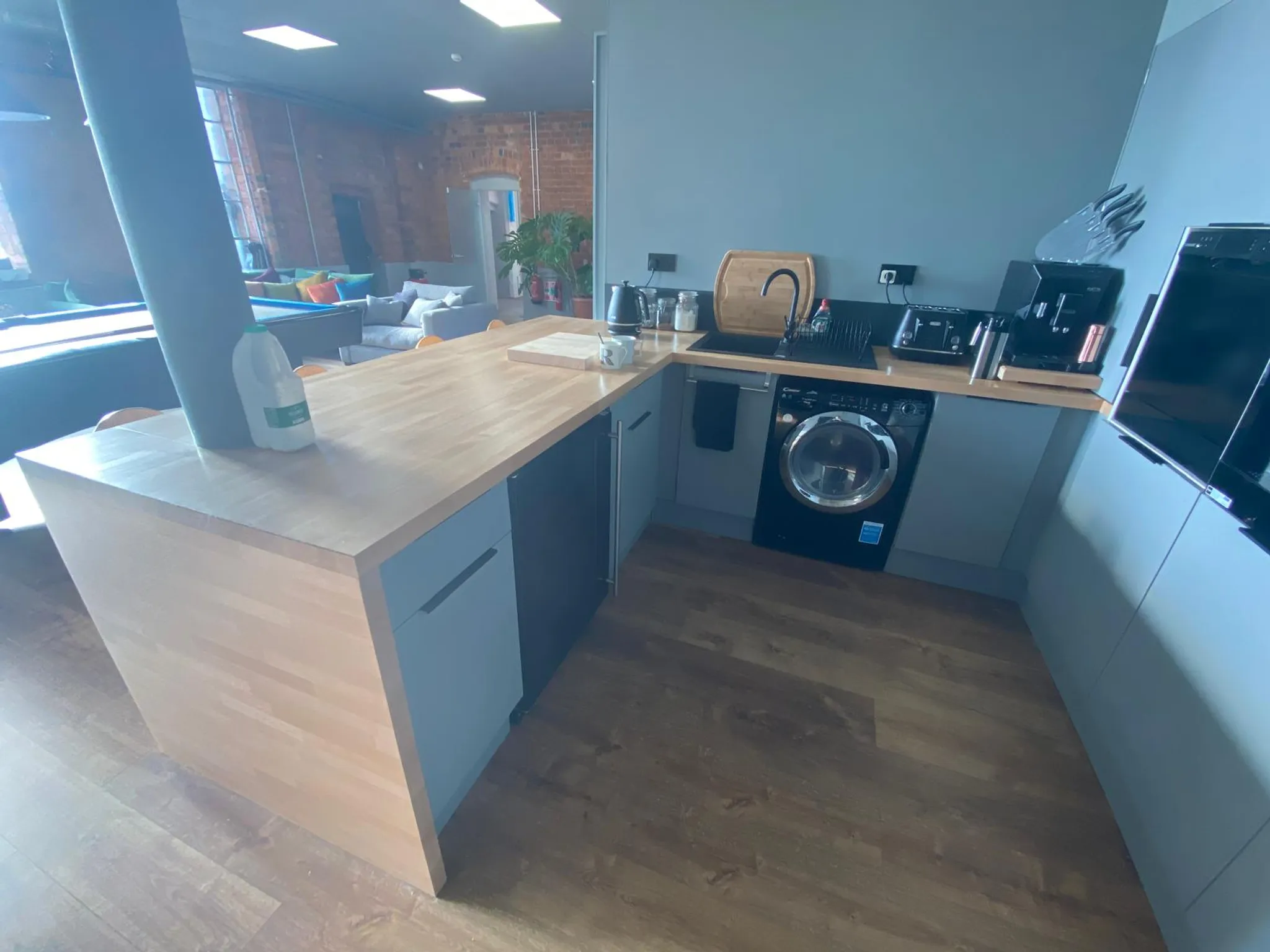 Kitchen Fabric Technicians Table - Image 20