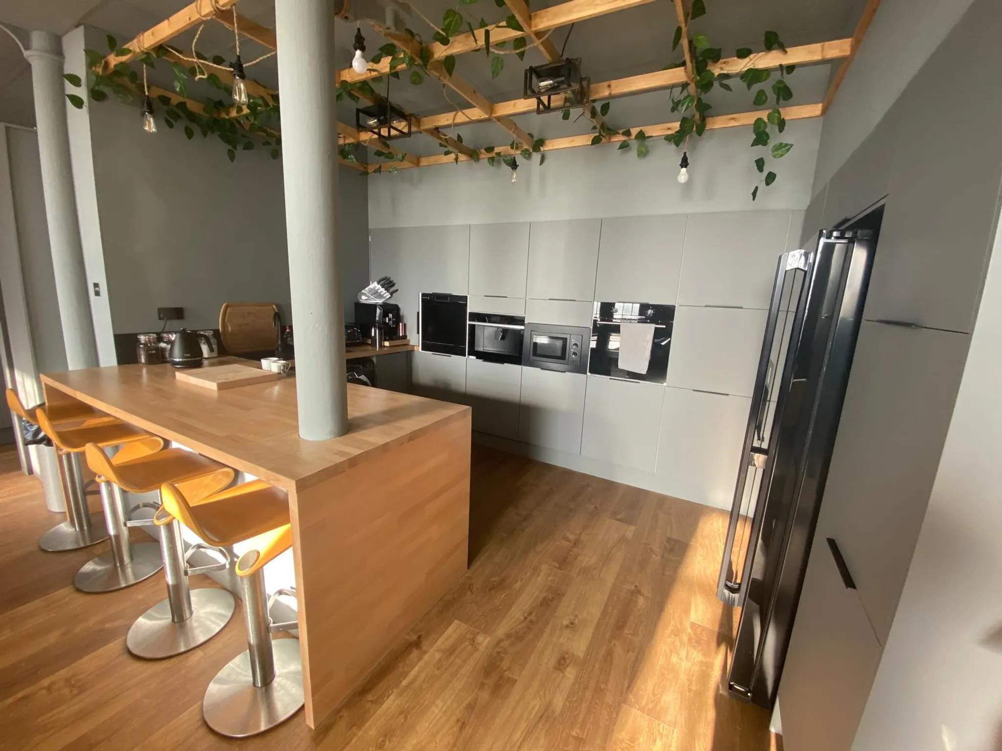 Kitchen Fabric Technicians Table - Image 21