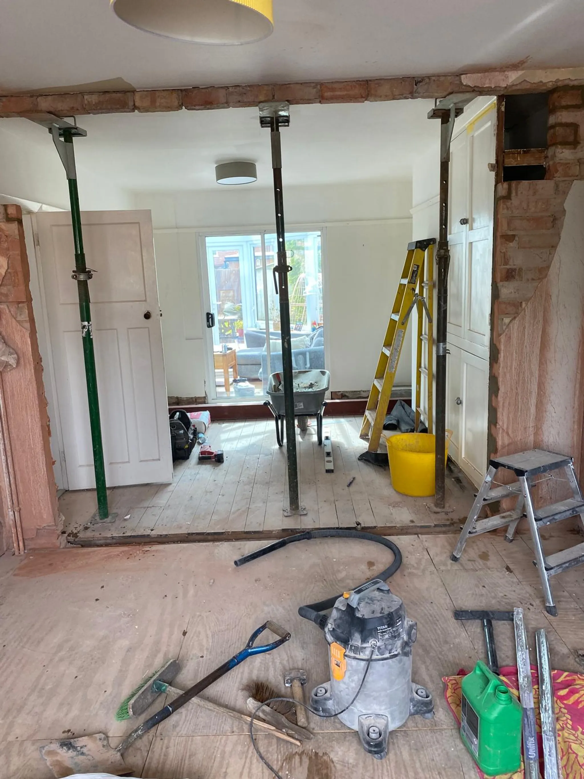 Living room - Image 11